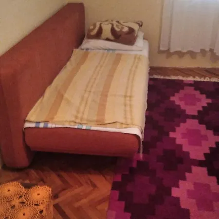 Ananda 2 Homestay *